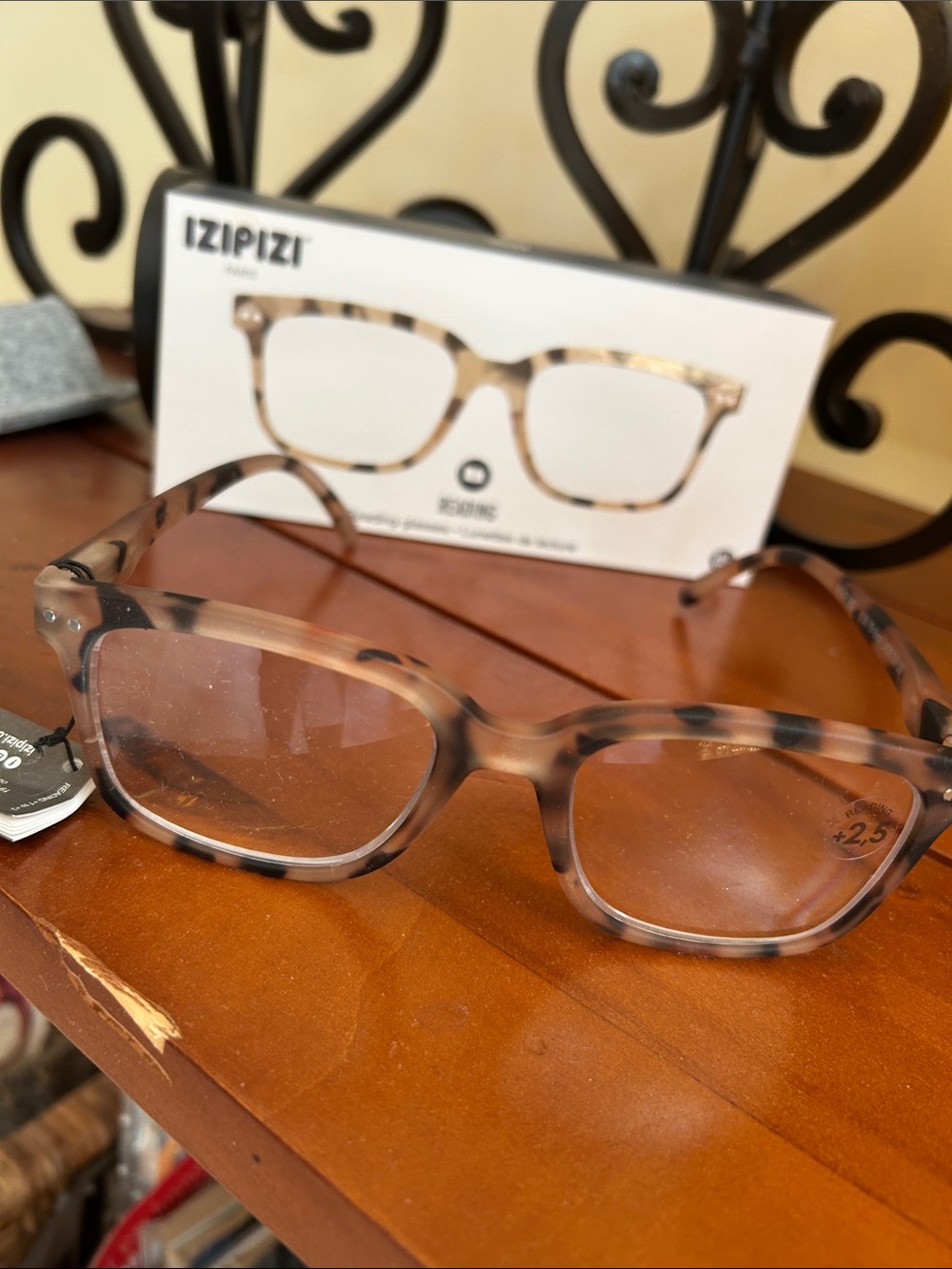 IZIPIZI Reading Glasses - Light Tortoise - Picture 3 of 5